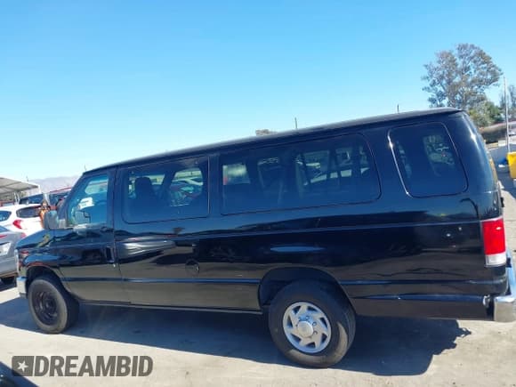 ✅ 2014 Ford Econoline Passenger XL • VIN: 1FBSS3BL5EDA77348 • Лот: 41317934. Опубликован ранее на IAAI с пробегом 251 863 миль. Бесплатный доступ к архиву аукционных продаж из США и подробный отчёт об истории автомобиля на DreamBid. Изображение 13.
