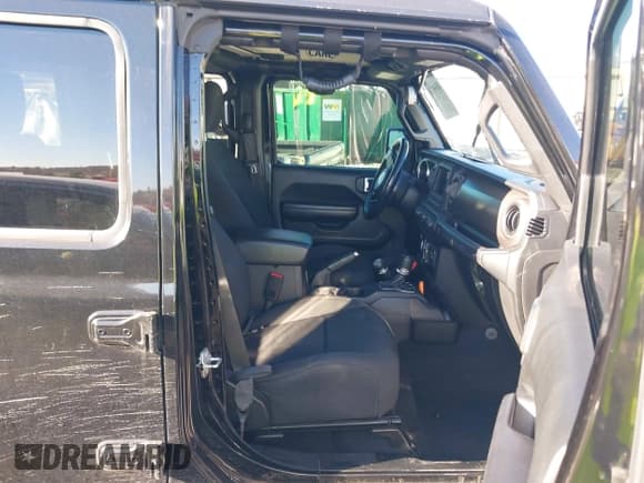 ✅ 2020 Jeep Wrangler Unlimited Sport S • VIN: 1C4HJXDN1LW230386 • Lot: 43690360. Wystawiony na IAAI z przebiegiem 116 585 mil. Bezpłatny archiwum sprzedaży aukcyjnych z USA i szczegółowy raport historii pojazdu na DreamBid. Zdjęcie 5.