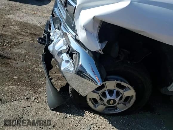 ✅ 2017 Chevrolet Silverado 2500HD LT • VIN: 1GC1KVEG8HF224384 • Lot: 68040335. Wystawiony na Copart z przebiegiem 139 618 mil. Bezpłatny archiwum sprzedaży aukcyjnych z USA i szczegółowy raport historii pojazdu na DreamBid. Zdjęcie 13.