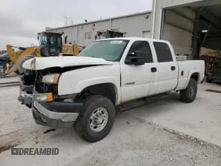 ✅ 2005 Chevrolet Silverado 2500HD LS • VIN: 1GCHK23U15F940691 • Лот: 89843335. Опубликован ранее на Copart с пробегом 144 742 миль. Бесплатный доступ к архиву аукционных продаж из США и подробный отчёт об истории автомобиля на DreamBid. Изображение 1.
