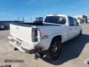 ✅ 2006 Chevrolet Silverado 2500HD LT3 • VIN: 1GCHK23DX6F192217 • Lot: 90885675. Listed on Copart with 334,978 mi. Free auction sales archive from the USA and detailed vehicle history report at DreamBid. Image 3.
