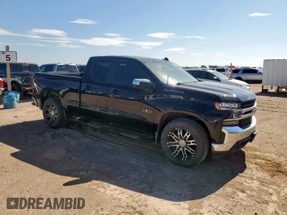 ✅ 2019 Chevrolet Silverado 1500 LT • VIN: 1GCRWCED4KZ396077 • Lot: 65411275. Wystawiony na Copart z przebiegiem 113 604 mil. Bezpłatny archiwum sprzedaży aukcyjnych z USA i szczegółowy raport historii pojazdu na DreamBid. Zdjęcie 4.