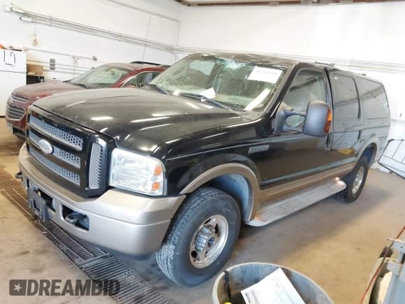 ✅ 2005 Ford Excursion Eddie Bauer • VIN: 1FMSU45P65ED45579 • Lot: 41418598. Listed on IAAI with 154,660 mi. Free auction sales archive from the USA and detailed vehicle history report at DreamBid. Image 2.