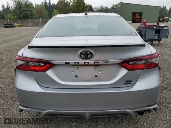 2022 Toyota Camry SE z VIN 4T1G11BK6NU059498, wystawiony jako Copart lot #80490485 z przebiegiem 34 435 mil mil oraz Szkoda całkowita • Salvage title. Historia ofert i sprzedaży dostępna na DreamBid. Obrazek 6.