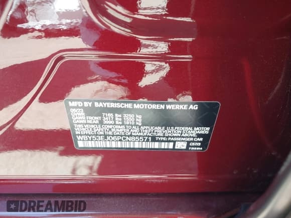 ✅ 2023 BMW i7 xDrive60 • VIN: WBY53EJ06PCN85571 • Lot: 43049650. Listed on IAAI with 14,030 mi. Free auction sales archive from the USA and detailed vehicle history report at DreamBid. Image 9.