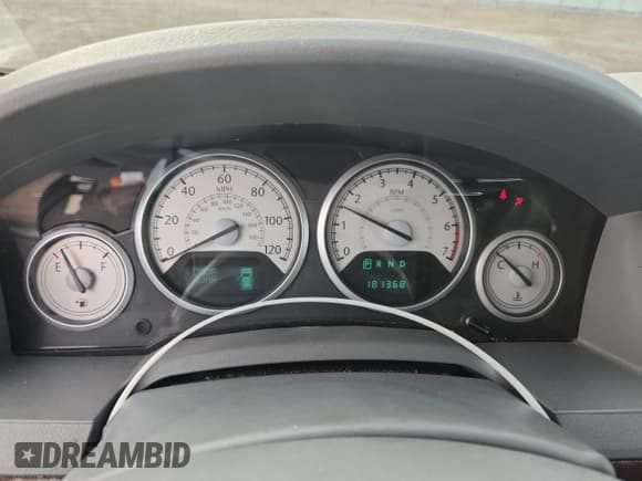 ✅ 2010 Chrysler Town & Country Touring • VIN: 2A4RR5D11AR104902 • Lot: 91252665. Listed on Copart with 181,368 mi. Free auction sales archive from the USA and detailed vehicle history report at DreamBid. Image 9.