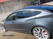 ✅ 2018 Tesla Model 3 Long Range Battery • VIN: 5YJ3E1EB6JF105837 • Lot: 41763460. Wystawiony na IAAI z przebiegiem 100 387 mil. Bezpłatny archiwum sprzedaży aukcyjnych z USA i szczegółowy raport historii pojazdu na DreamBid. Zdjęcie 14.