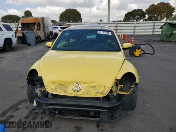 ✅ 2013 Volkswagen Beetle 2.5L w/Sun/Sound/Nav • VIN: 3VWJX7AT6DM681802 • Лот: 51285715. Опубликован ранее на Copart с пробегом 54 481 миль. Бесплатный доступ к архиву аукционных продаж из США и подробный отчёт об истории автомобиля на DreamBid. Изображение 5.