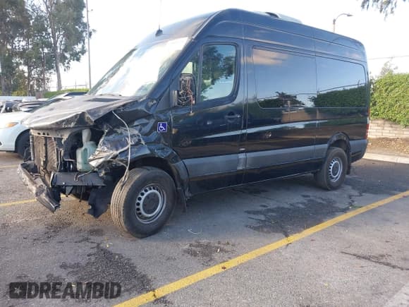 ✅ 2015 Mercedes-Benz Sprinter Passenger • VIN: WDZPE7DCXFP139825 • Лот: 43442272. Опубликован ранее на IAAI с пробегом Не указан. Бесплатный доступ к архиву аукционных продаж из США и подробный отчёт об истории автомобиля на DreamBid. Изображение 17.