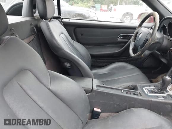 ✅ 1999 Mercedes-Benz SLK 230/320 • VIN: WDBKK47F3XF101074 • Lot: 42291770. Listed on IAAI with 141,195 mi. Free auction sales archive from the USA and detailed vehicle history report at DreamBid. Image 5.