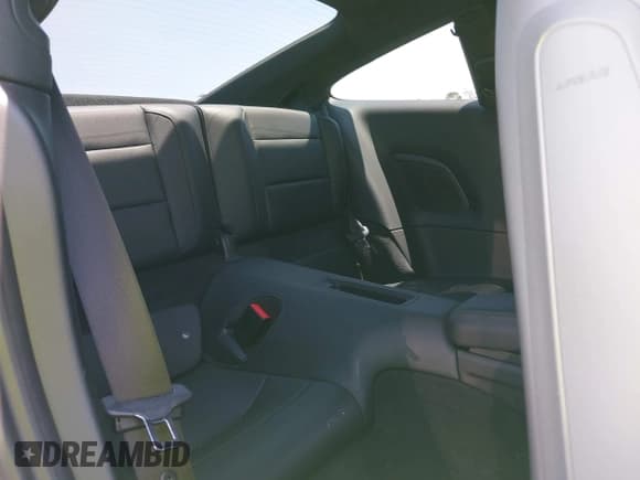 ✅ 2018 Porsche 911 Carrera • VIN: WP0AA2A90JS105492 • Lot: 42750217. Wystawiony na IAAI z przebiegiem 36 067 mil. Bezpłatny archiwum sprzedaży aukcyjnych z USA i szczegółowy raport historii pojazdu na DreamBid. Zdjęcie 8.