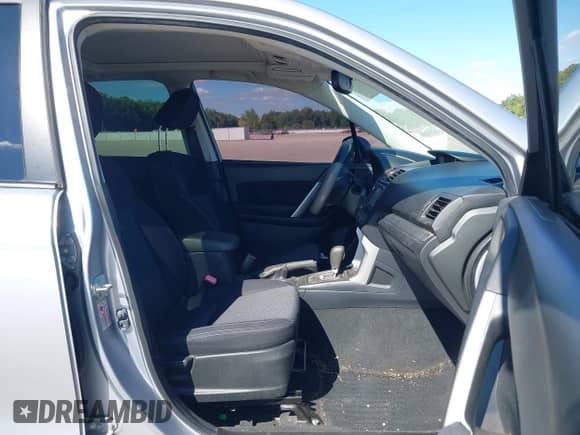 2015 Subaru Forester Premium z VIN JF2SJAGC7FH565322, wystawiony jako IAAI lot #43308201 z przebiegiem 114 689 mil mil oraz . Historia ofert i sprzedaży dostępna na DreamBid. Obrazek 5.