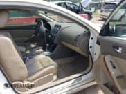 ✅ 2008 Nissan Altima SE • VIN: 1N4BL24E08C187807 • Lot: 42865878. Wystawiony na IAAI z przebiegiem 192 269 mil. Bezpłatny archiwum sprzedaży aukcyjnych z USA i szczegółowy raport historii pojazdu na DreamBid. Zdjęcie 5.