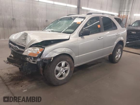 ✅ 2009 Kia Sorento LX • VIN: KNDJC735895870008 • Лот: 43175102. Опубликован ранее на IAAI с пробегом 127 318 миль. Бесплатный доступ к архиву аукционных продаж из США и подробный отчёт об истории автомобиля на DreamBid. Изображение 2.