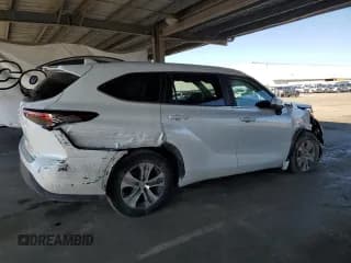 ✅ 2023 Toyota Highlander XLE • VIN: 5TDKDRAH4PS036254 • Lot: 82531775. Listed on Copart with 30,641 mi. Free auction sales archive from the USA and detailed vehicle history report at DreamBid. Image 3.