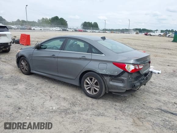 ✅ 2014 Hyundai Sonata GLS • VIN: 5NPEB4AC5EH814705 • Lot: 43109980. Listed on IAAI with 233,189 mi. Free auction sales archive from the USA and detailed vehicle history report at DreamBid. Image 3.