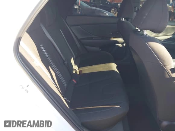 ✅ 2025 Hyundai Elantra SEL Sport • VIN: KMHLM4DG8SU868562 • Lot: 43215752. Listed on IAAI with 6,517 mi. Free auction sales archive from the USA and detailed vehicle history report at DreamBid. Image 8.