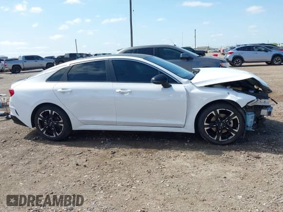 ✅ 2023 Kia K5 GT-Line • VIN: 5XXG64J21PG176245 • Lot: 41992297. Wystawiony na IAAI z przebiegiem 31 689 mil. Bezpłatny archiwum sprzedaży aukcyjnych z USA i szczegółowy raport historii pojazdu na DreamBid. Zdjęcie 14.