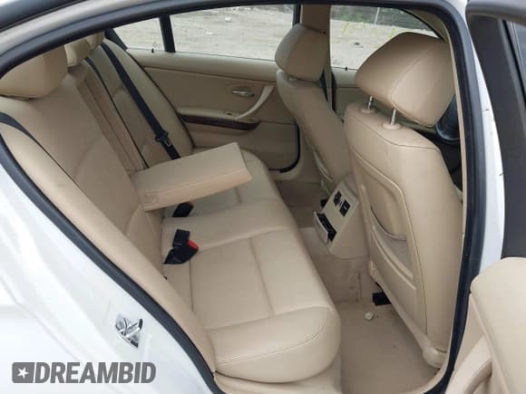 ✅ 2007 BMW 3 Series 328xi • VIN: WBAVC93527KX59592 • Lot: 42138531. Listed on IAAI with 139,933 mi. Free auction sales archive from the USA and detailed vehicle history report at DreamBid. Image 8.