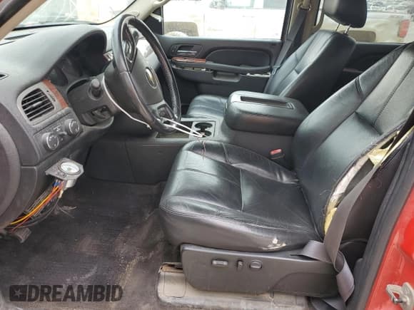 ✅ 2011 Chevrolet Silverado 1500 LTZ • VIN: 3GCPKTE3XBG119783 • Lot: 85737655. Wystawiony na Copart z przebiegiem 200 652 mil. Bezpłatny archiwum sprzedaży aukcyjnych z USA i szczegółowy raport historii pojazdu na DreamBid. Zdjęcie 7.