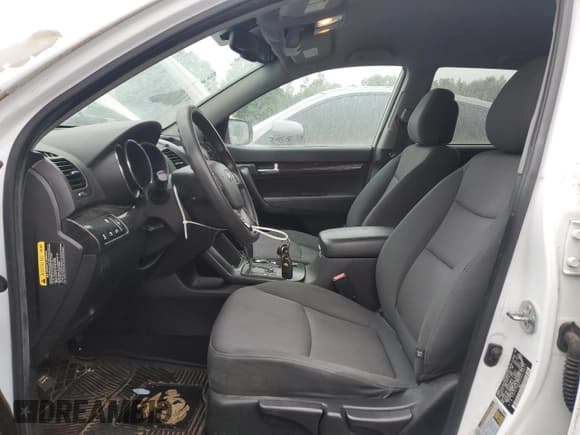 ✅ 2013 Kia Sorento LX • VIN: 5XYKTDA66DG418430 • Lot: 84237585. Listed on Copart with 137,683 mi. Free auction sales archive from the USA and detailed vehicle history report at DreamBid. Image 7.