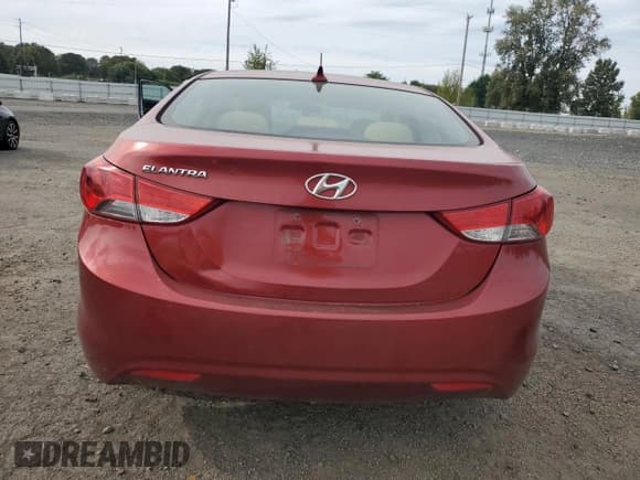 ✅ 2013 Hyundai Elantra GLS • VIN: 5NPDH4AE1DH323798 • Лот: 82384185. Опубликован ранее на Copart с пробегом 151 639 миль. Бесплатный доступ к архиву аукционных продаж из США и подробный отчёт об истории автомобиля на DreamBid. Изображение 6.