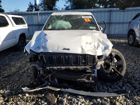 ✅ 2024 Jeep Grand Cherokee Limited • VIN: 1C4RJHBG2RC223536 • Lot: 86693925. Listed on Copart with Not provided. Free auction sales archive from the USA and detailed vehicle history report at DreamBid. Image 5.