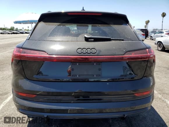 ✅ 2022 Audi e-tron Chronos • VIN: WA1VABGE6NB039617 • Лот: 67192605. Опубликован ранее на Copart с пробегом 39 123 миль. Бесплатный доступ к архиву аукционных продаж из США и подробный отчёт об истории автомобиля на DreamBid. Изображение 6.