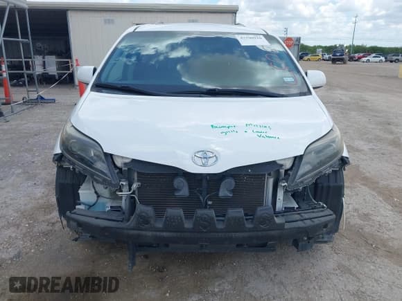 ✅ 2015 Toyota Sienna SE • VIN: 5TDXK3DC9FS669405 • Lot: 42590910. Listed on IAAI with 82,127 mi. Free auction sales archive from the USA and detailed vehicle history report at DreamBid. Image 13.
