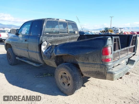 ✅ 2001 Dodge 2500 • VIN: 3B7KF23601G232646 • Lot: 43463959. Listed on IAAI with Not provided. Free auction sales archive from the USA and detailed vehicle history report at DreamBid. Image 3.