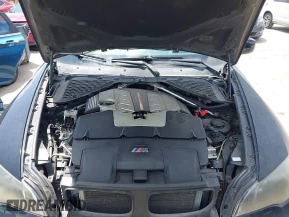 ✅ 2010 BMW X5 M • VIN: 5YMGY0C51ALK25937 • Lot: 42741850. Listed on IAAI with 117,720 mi. Free auction sales archive from the USA and detailed vehicle history report at DreamBid. Image 10.