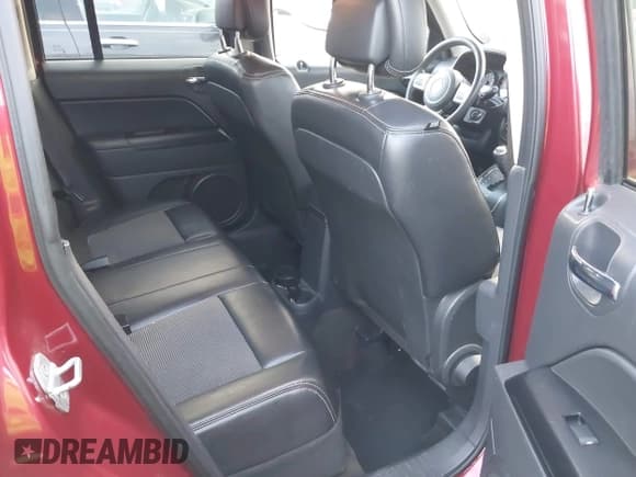 ✅ 2013 Jeep Patriot Latitude • VIN: 1C4NJPFB4DD250067 • Lot: 43636626. Listed on IAAI with 112,509 mi. Free auction sales archive from the USA and detailed vehicle history report at DreamBid. Image 8.