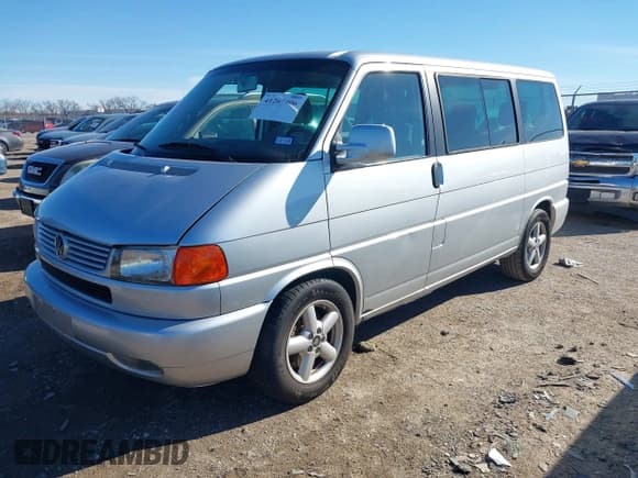 ✅ 2002 Volkswagen EuroVan GLS • VIN: WV2KB47072H036693 • Lot: 41267906. Listed on IAAI with 154,035 mi. Free auction sales archive from the USA and detailed vehicle history report at DreamBid. Image 2.