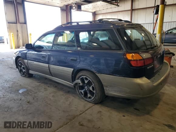 ✅ 2004 Subaru Legacy Outback • VIN: 4S3BH675047642124 • Лот: 70706385. Опубликован ранее на Copart с пробегом 208 222 миль. Бесплатный доступ к архиву аукционных продаж из США и подробный отчёт об истории автомобиля на DreamBid. Изображение 2.