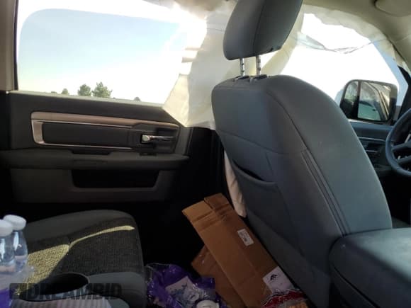 ✅ 2018 Ram 2500 Big Horn • VIN: 3C6UR5ML7JG411893 • Lot: 68948564. Wystawiony na Copart z przebiegiem 84 307 mil. Bezpłatny archiwum sprzedaży aukcyjnych z USA i szczegółowy raport historii pojazdu na DreamBid. Zdjęcie 10.