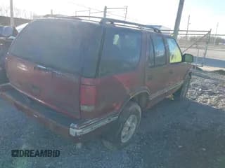✅ 1997 Chevrolet Blazer LS • VIN: 1GNDT13W3V2232285 • Lot: 41710231. Wystawiony na IAAI z przebiegiem 1 930 079 mil. Bezpłatny archiwum sprzedaży aukcyjnych z USA i szczegółowy raport historii pojazdu na DreamBid. Zdjęcie 4.