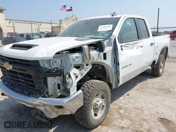 ✅ 2024 Chevrolet Silverado 2500HD Work Truck • VIN: 1GC2YLE7XRF176296 • Lot: 42282661. Wystawiony na IAAI z przebiegiem 37 254 mil. Bezpłatny archiwum sprzedaży aukcyjnych z USA i szczegółowy raport historii pojazdu na DreamBid. Zdjęcie 17.
