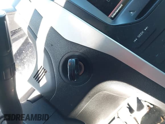 ✅ 2015 Ford Explorer XLT • VIN: 1FM5K8D80FGC32446 • Lot: 41379268. Wystawiony na IAAI z przebiegiem 168 191 mil. Bezpłatny archiwum sprzedaży aukcyjnych z USA i szczegółowy raport historii pojazdu na DreamBid. Zdjęcie 11.