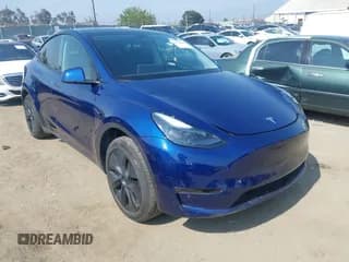 ✅ 2024 Tesla Model Y • VIN: 7SAYGDED2RF119770 • Lot: 42462600. Wystawiony na IAAI z przebiegiem 6 712 mil. Bezpłatny archiwum sprzedaży aukcyjnych z USA i szczegółowy raport historii pojazdu na DreamBid. Zdjęcie 1.