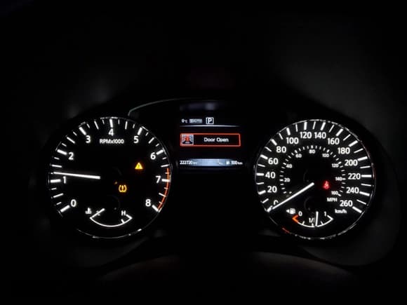 ✅ 2016 Nissan Pathfinder SV • VIN: 5N1AR2MM1GC600470 • Lot: 93569895. Listed on Copart with 222,720 mi. Free auction sales archive from the USA and detailed vehicle history report at DreamBid. Image 9.