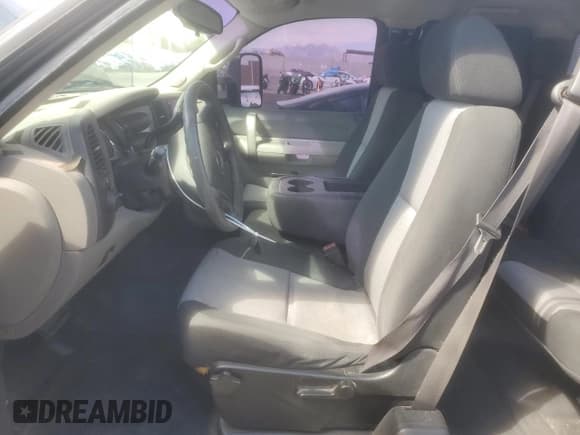 ✅ 2007 Chevrolet Silverado 2500HD Work Truck • VIN: 1GCHC29KX7E572863 • Лот: 83751895. Опубликован ранее на Copart с пробегом 112 196 миль. Бесплатный доступ к архиву аукционных продаж из США и подробный отчёт об истории автомобиля на DreamBid. Изображение 7.