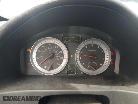 ✅ 2011 Volvo C70 • VIN: YV1672MCXBJ116710 • Lot: 80161475. Wystawiony na Copart z przebiegiem 155 567 mil. Bezpłatny archiwum sprzedaży aukcyjnych z USA i szczegółowy raport historii pojazdu na DreamBid. Zdjęcie 9.