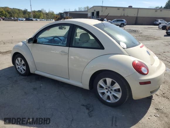 ✅ 2009 Volkswagen Beetle S • VIN: 3VWPG31C49M517085 • Lot: 85081985. Wystawiony na Copart z przebiegiem 107 994 mil. Bezpłatny archiwum sprzedaży aukcyjnych z USA i szczegółowy raport historii pojazdu na DreamBid. Zdjęcie 2.