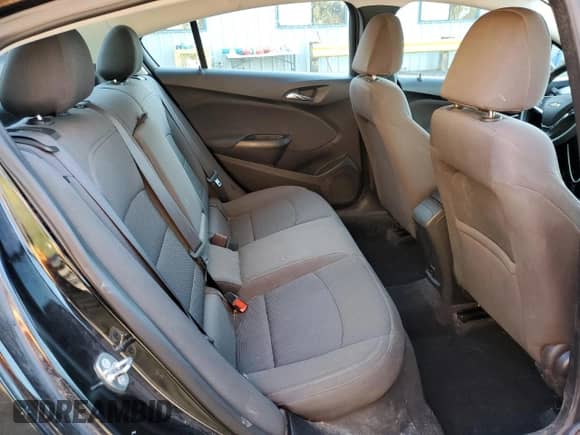 2018 Chevrolet Cruze LT z VIN 1G1BE5SM9J7224392, wystawiony jako Copart lot #82199325 z przebiegiem 156 330 mil mil oraz Szkoda całkowita • Salvage title. Historia ofert i sprzedaży dostępna na DreamBid. Obrazek 10.