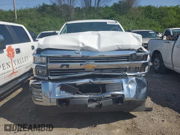 ✅ 2017 Chevrolet Silverado 2500HD Work Truck • VIN: 1GB0CUEG6HZ246969 • Лот: 47826245. Опубликован ранее на Copart с пробегом 132 815 миль. Бесплатный доступ к архиву аукционных продаж из США и подробный отчёт об истории автомобиля на DreamBid. Изображение 5.