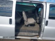 ✅ 2019 Chevrolet Express Passenger LT • VIN: 1GAZGPFGXK1228870 • Lot: 43057715. Wystawiony na IAAI z przebiegiem 89 246 mil. Bezpłatny archiwum sprzedaży aukcyjnych z USA i szczegółowy raport historii pojazdu na DreamBid. Zdjęcie 8.