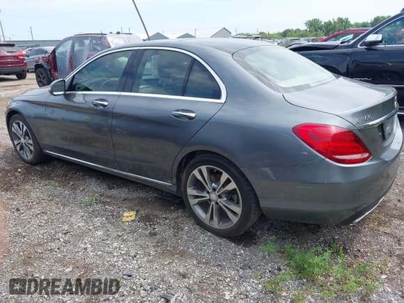 ✅ 2017 Mercedes-Benz C 300 • VIN: 55SWF4KB3HU202003 • Lot: 42840505. Listed on IAAI with 186,898 mi. Free auction sales archive from the USA and detailed vehicle history report at DreamBid. Image 3.