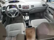 ✅ 2010 Honda Civic LX • VIN: 19XFA1F53AE057527 • Lot: 82725715. Wystawiony na Copart z przebiegiem 159 517 mil. Bezpłatny archiwum sprzedaży aukcyjnych z USA i szczegółowy raport historii pojazdu na DreamBid. Zdjęcie 8.