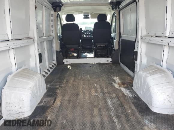 ✅ 2018 Ram ProMaster Cargo • VIN: 3C6TRVAG5JE154554 • Lot: 60250565. Wystawiony na Copart z przebiegiem 195 299 mil. Bezpłatny archiwum sprzedaży aukcyjnych z USA i szczegółowy raport historii pojazdu na DreamBid. Zdjęcie 10.