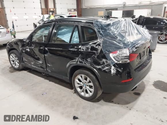✅ 2014 BMW X1 xDrive28i • VIN: WBAVL1C50EVY20273 • Lot: 43613654. Wystawiony na IAAI z przebiegiem 75 842 mil. Bezpłatny archiwum sprzedaży aukcyjnych z USA i szczegółowy raport historii pojazdu na DreamBid. Zdjęcie 3.